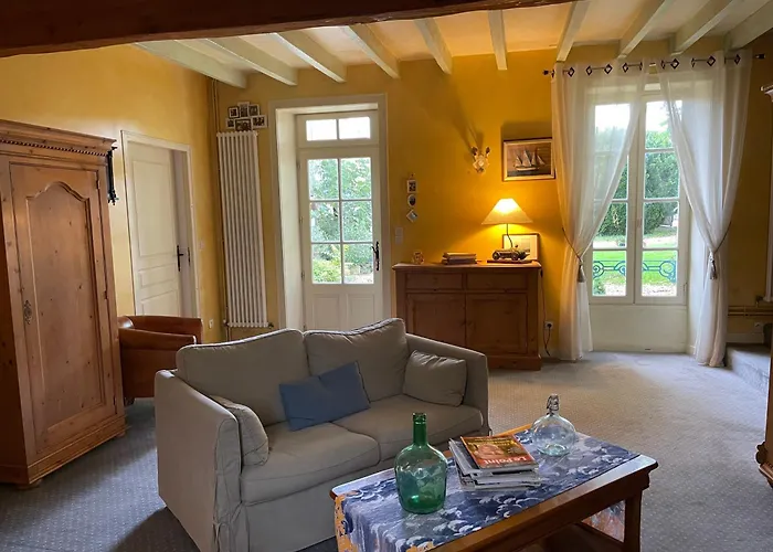 En Château Privé * Varaize