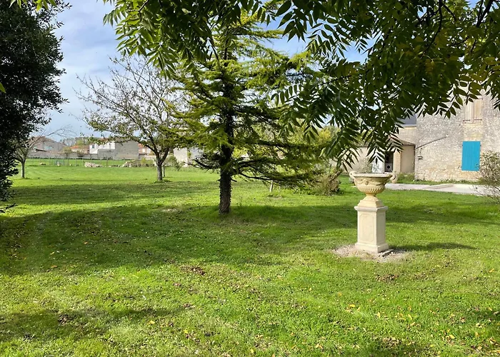 Villa En Château Privé