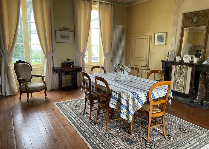 Villa En Château Privé