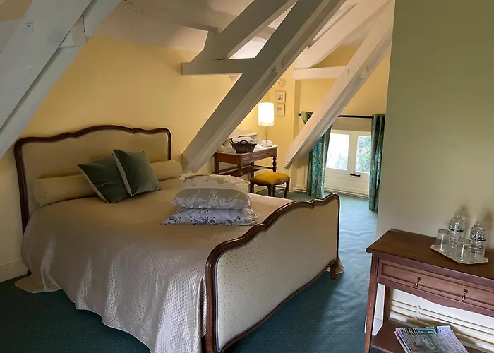 En Château Privé Varaize