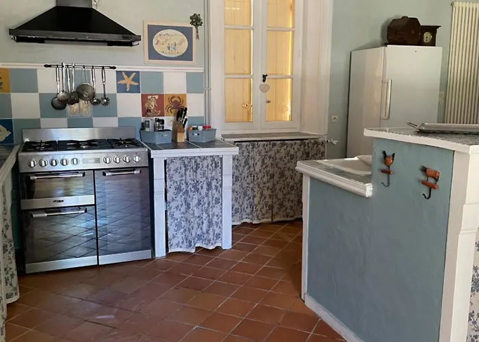 En Château Privé Villa *