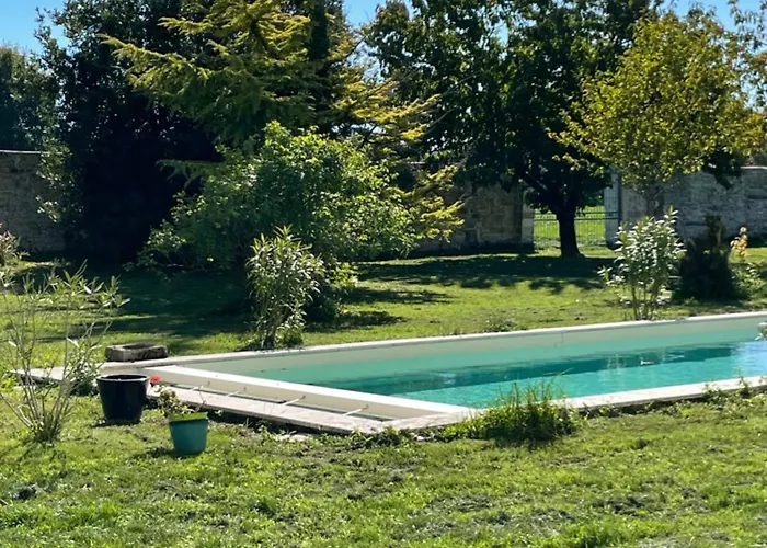 En Château Privé * Varaize